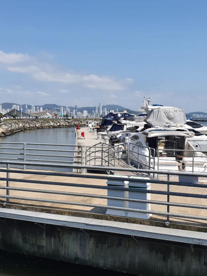 Appartamento Lindo Apto, 100Metros Da Praia, Na Av Brasil Com A Av Central Melhor Localizacao Balneário Camboriú Esterno foto