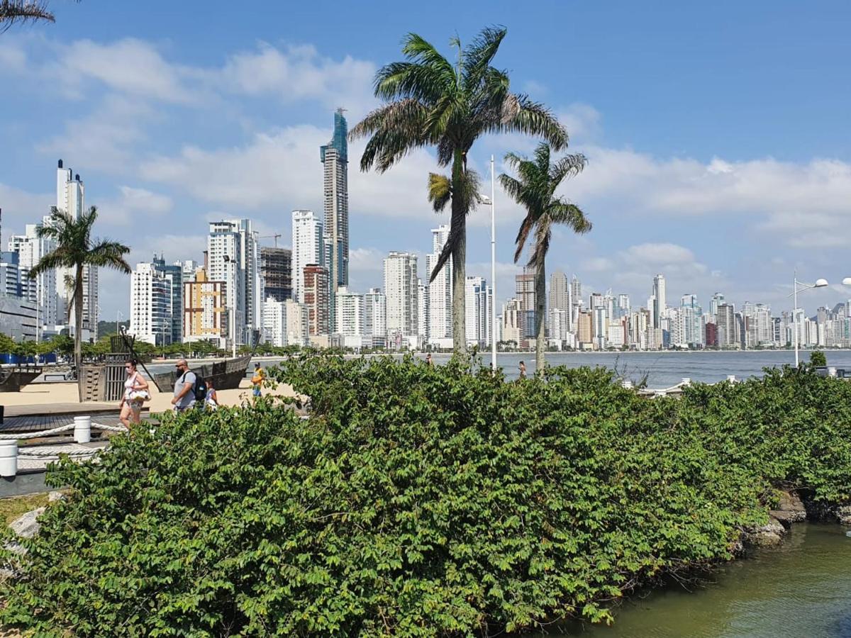 Appartamento Lindo Apto, 100Metros Da Praia, Na Av Brasil Com A Av Central Melhor Localizacao Balneário Camboriú Esterno foto